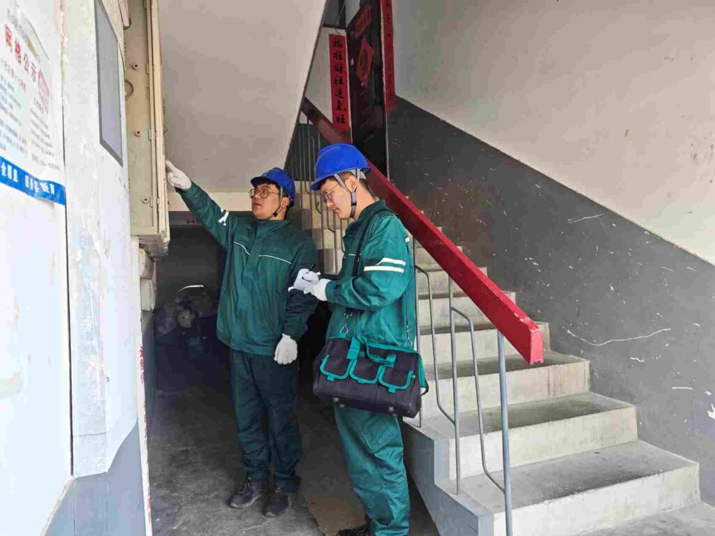 (1102_23122024) State Grid Linyi branch renovates old urban residential communities with better power facilities (1)